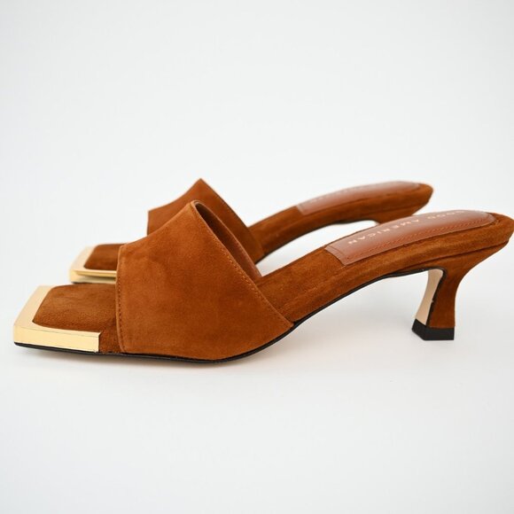 Good American Suede Heel - Picture 3 of 6